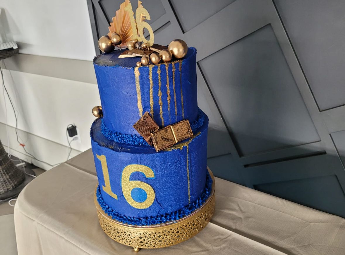 Customized cake